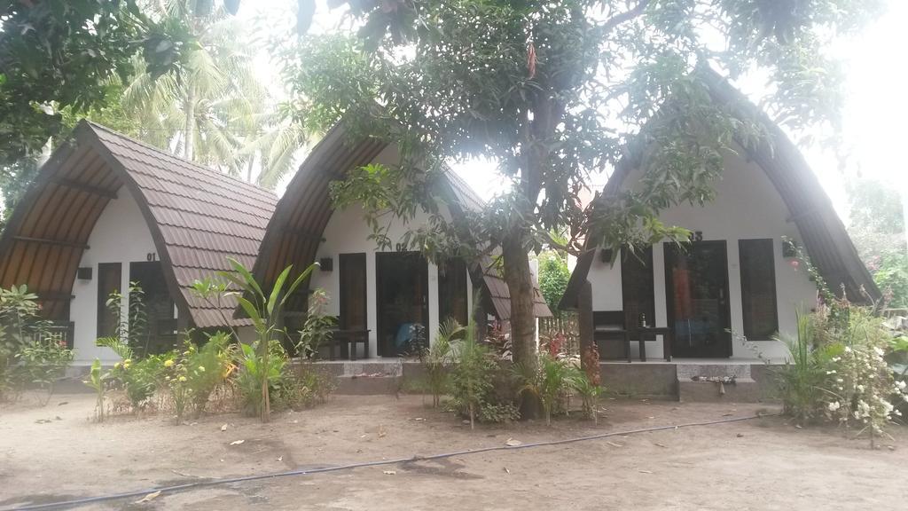 Hello Lumbung Homestay Гили-Эйр Экстерьер фото